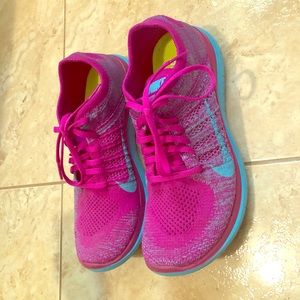 Like NEW NIKE Free 4.0 Flyknit!!!!